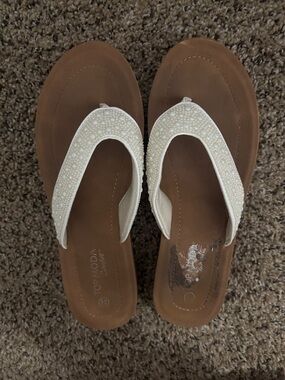 TOP Moda Brown and White Beaded Thong Sandals